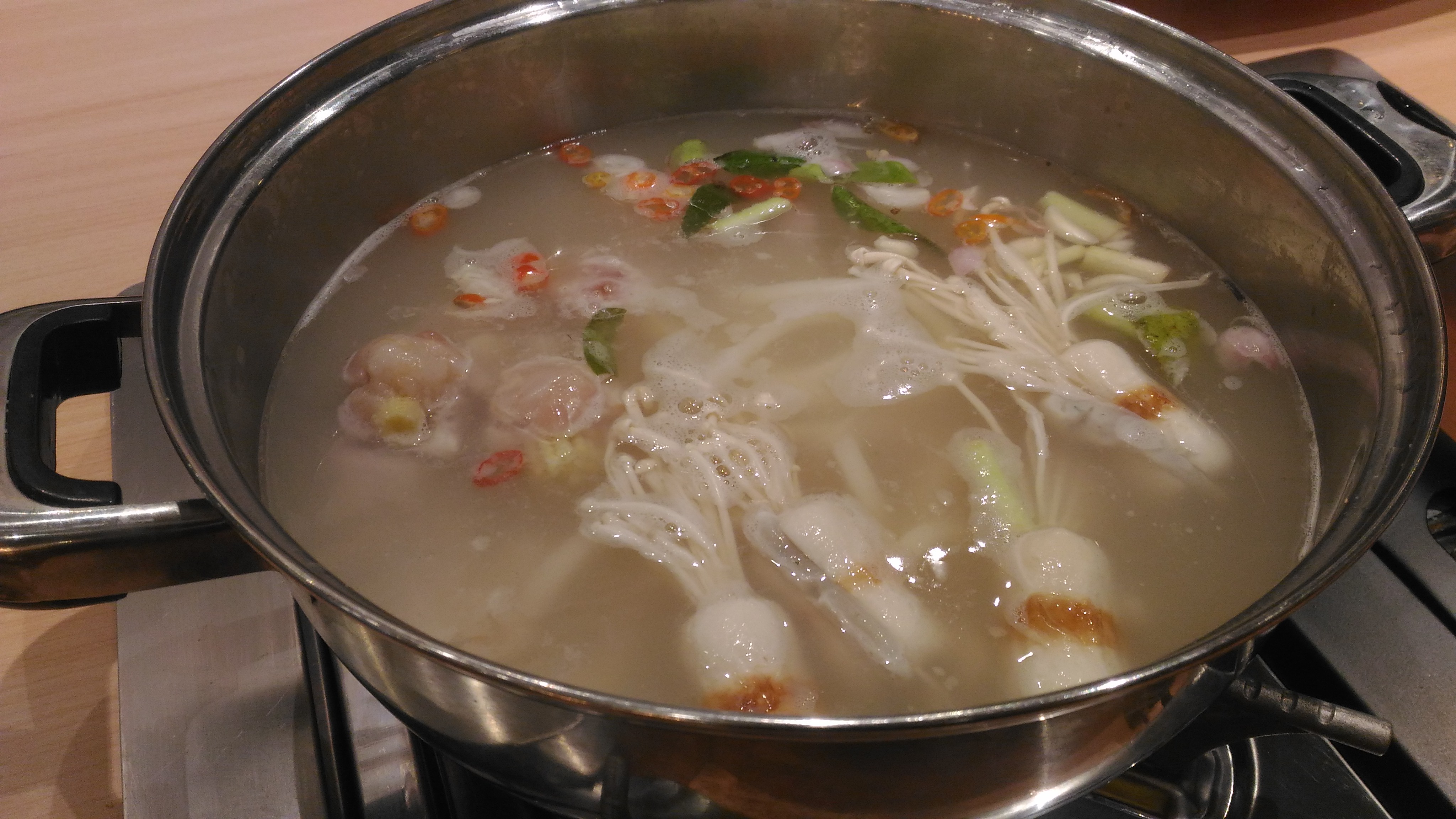 Sup Tum Yum + Jamur Shimeji + UDON Noodle + Chicken at I-ta Suki