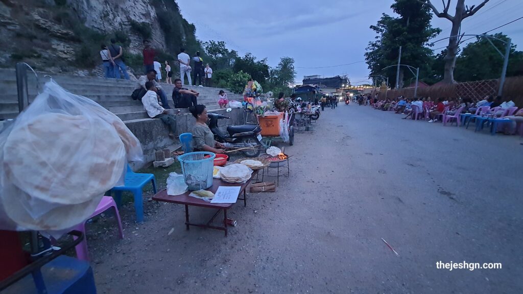 Street vendors at Battambang bat caves