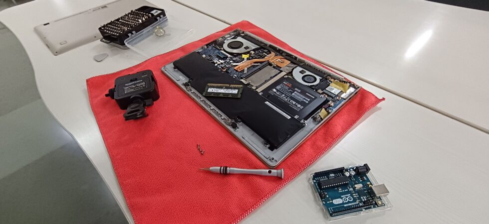 We opened a laptop in the classroom to see what was inside.